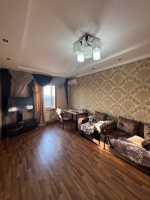 Продаётся квартира. 100 м2.