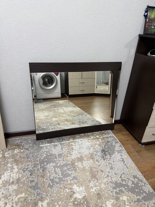 Продам настенное зеркало