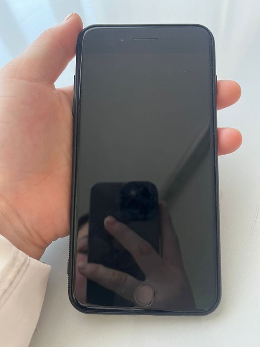 iPhone 8 Plus продам