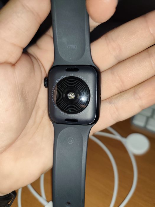 Продаю Apple Watch SE 2 (40mm)