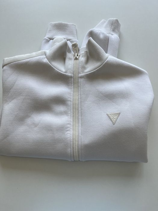 Суичър Guess Allie, размер M, 85 лв