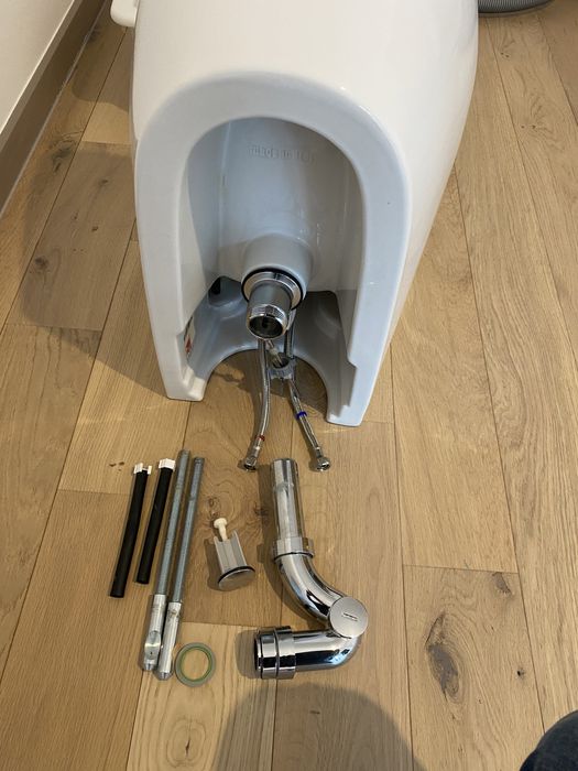 Bideu suspendat cu baterie