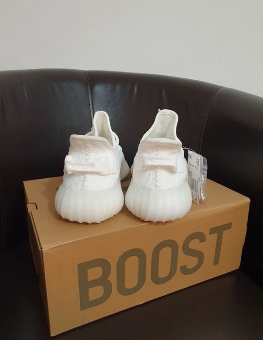 Yeezy 350 Bone noi 42,43,44