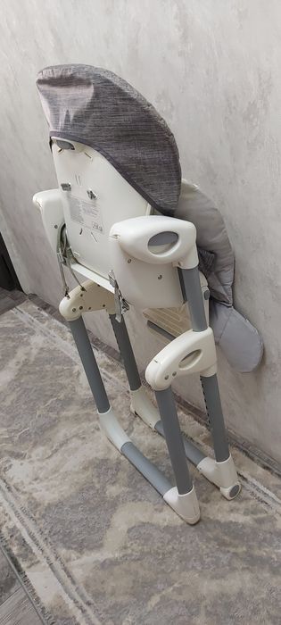 Стульчик для кормления joie