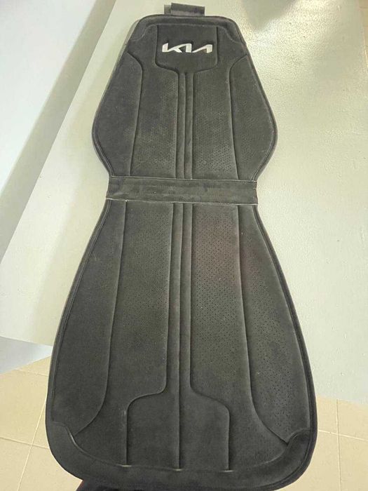 Универсальная накидка для авто с логотипом вашей модели.