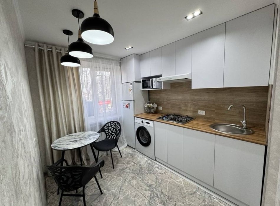 Новомосковская Продаю 1/2/5 Кафе вечер срочна