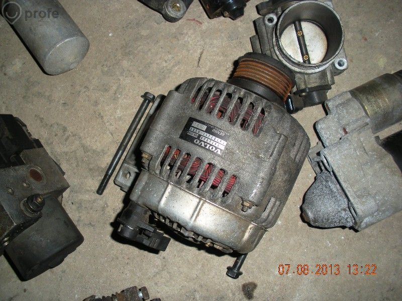 Продавам части за волво v40 1.8 бензин 122 к.с.