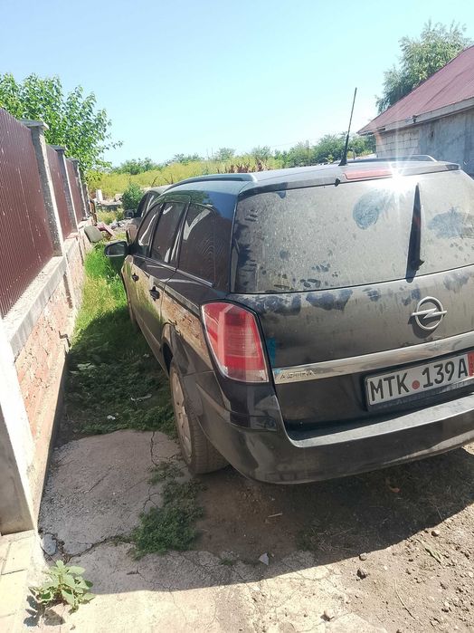 Masina de vanzare opel