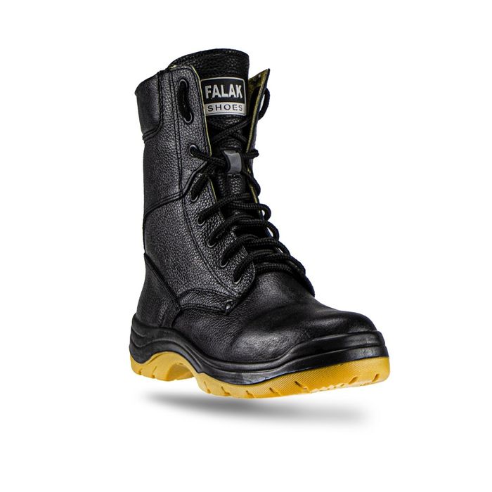 Военные сапоги...