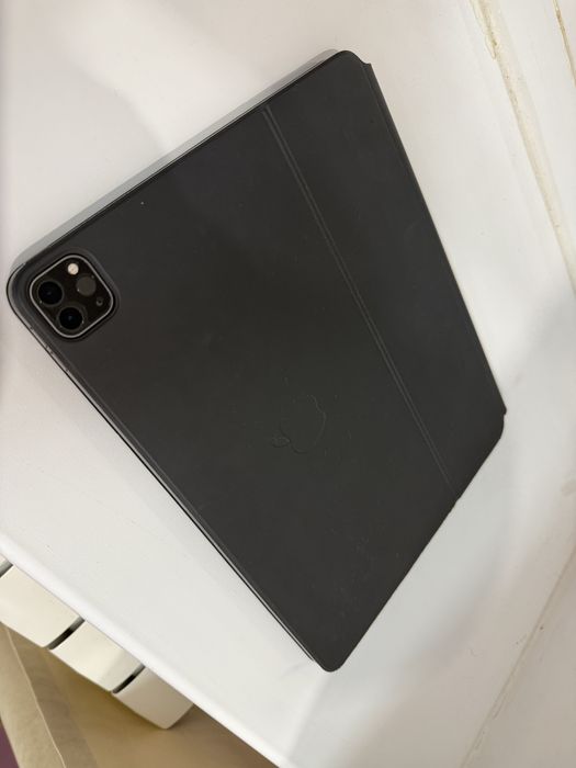 Ipad pro 12.9 5 m1 256 gb 90%акб + magic keyboard