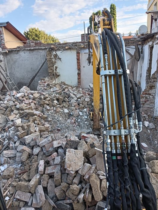 Transport pamant, balast,execut lucrari cu excavator
