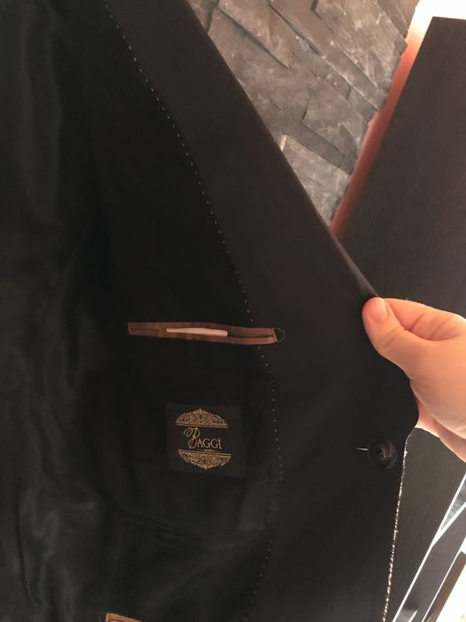 Costum auriu elegant barbati