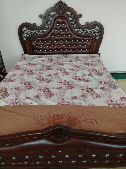 Spalni garnitur tez va arzon sotiladi
