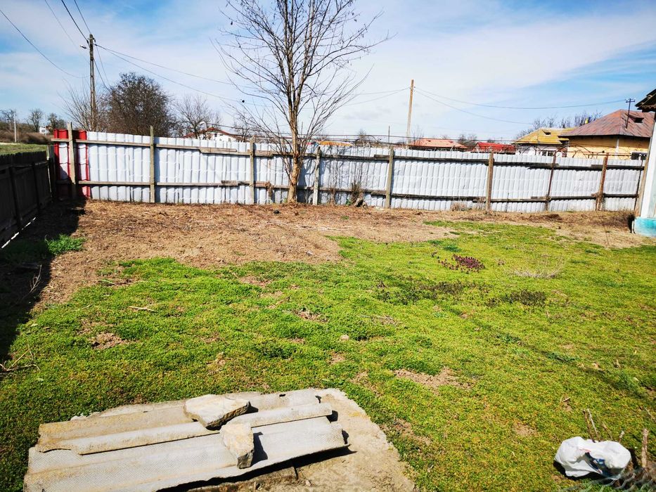Casa batraneasca cu teren