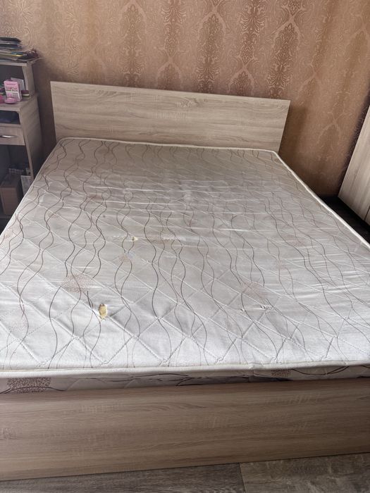 Кровать двуспальная