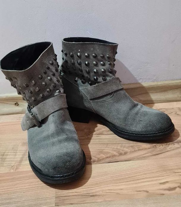 Ghete botine piele intoarsa