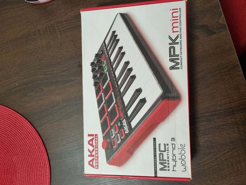 Akai mpk mini (nefolosit, nou, aspect 10/10)