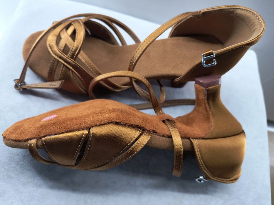 Обувки за латина (латиноамерикански танци), беж, 38 номер, ток 5 см