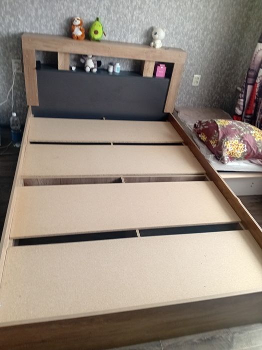 Продам кровать 140×200