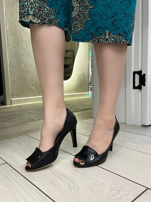 Продам женские туфли.