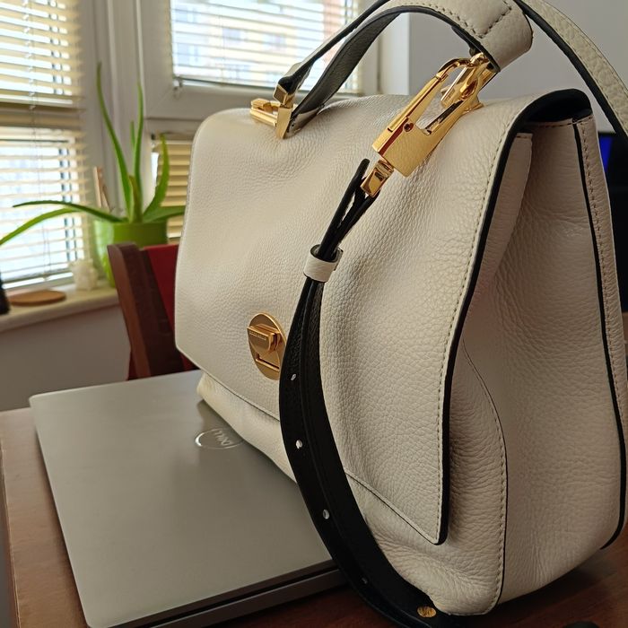 Оригинална кожена чанта Coccinelle Нова