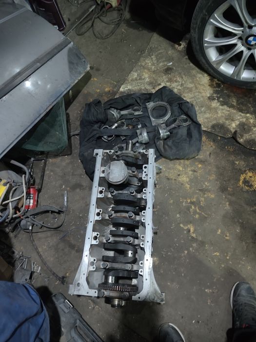 Блок двигателя BMW м52б2.8