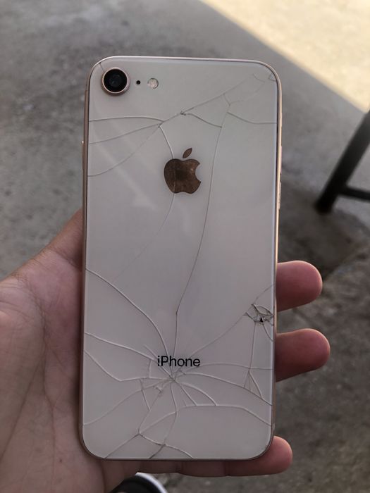 Iphone 8 xotira 64 yomkist 100