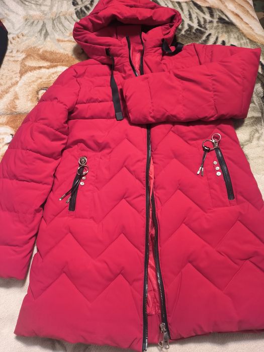 Продам куртку женскую
