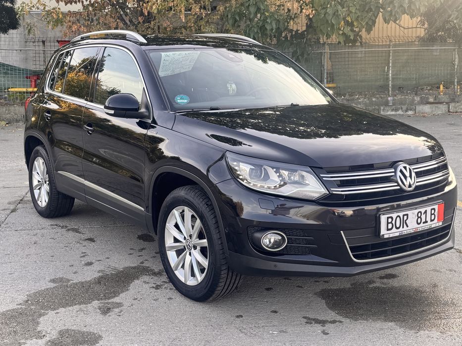 VOLKSWAGEN Tiguan