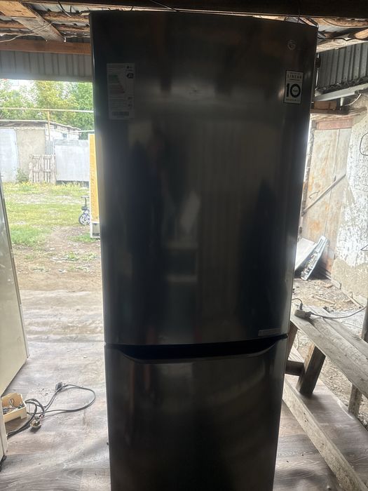 Продам холодильник LG