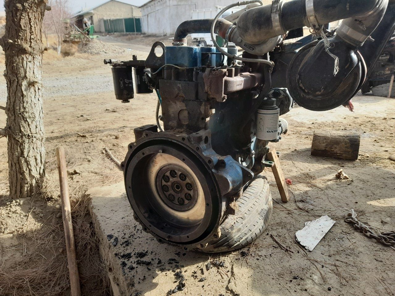 342 900