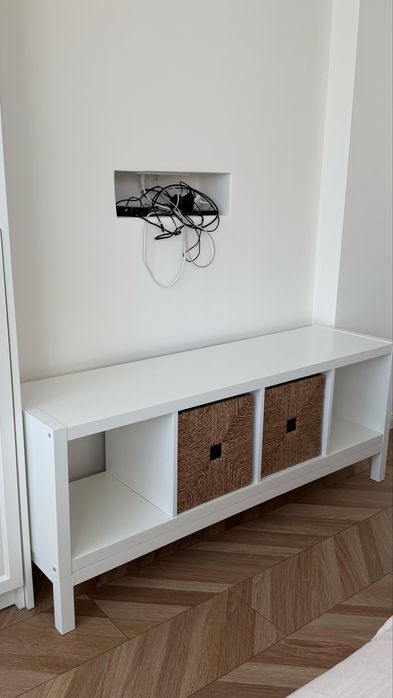Секция Ikea Kallax с носеща рамка