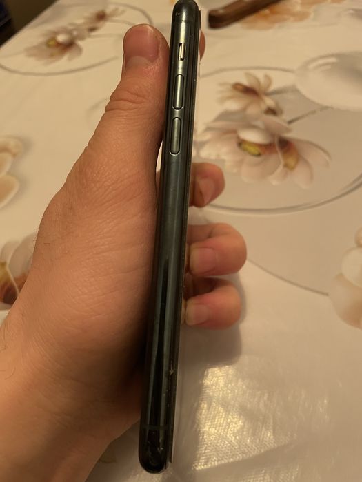 Продам Айфон 11 про