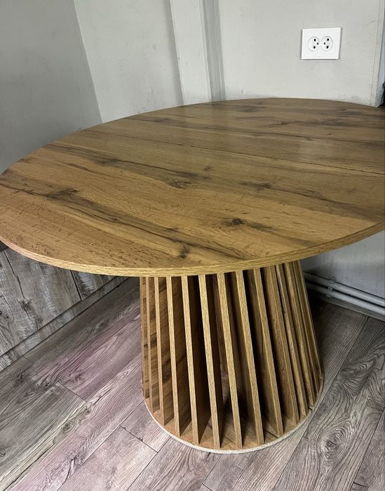 Стол и стулья 4 шт