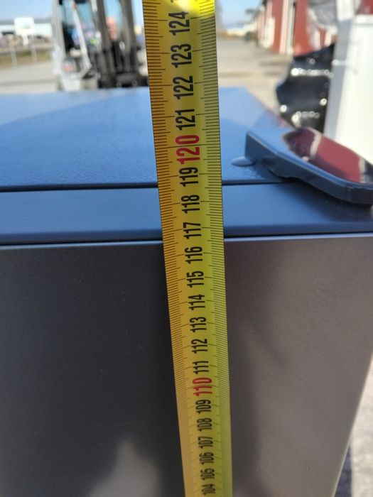 Малък  хладилник с фризер Fridgemaster