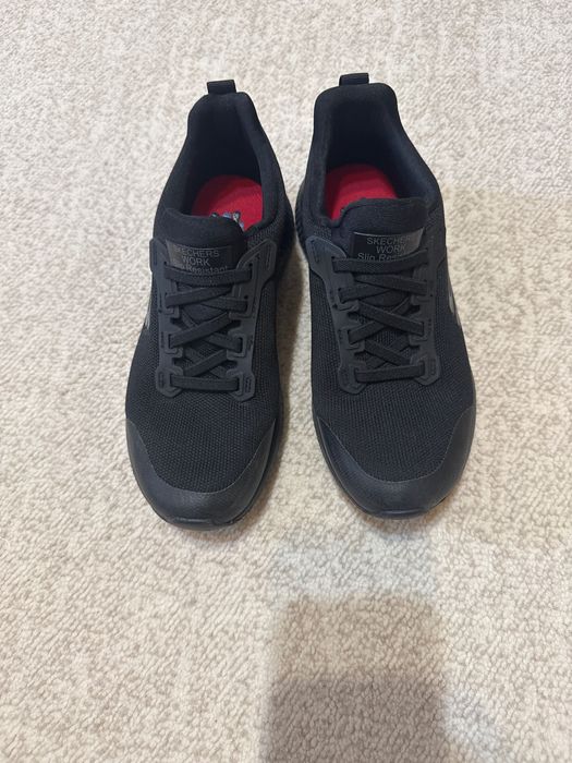 Skechers fete marimea 35 aproape noi, folositi doar de 2 ori