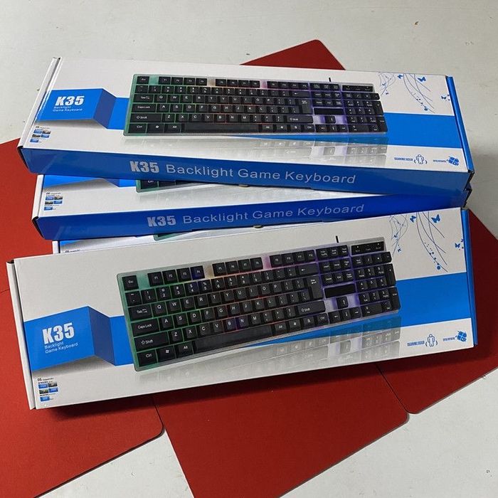 Oq klavira tura rgb bor va igravoy bosilishlari yumsho