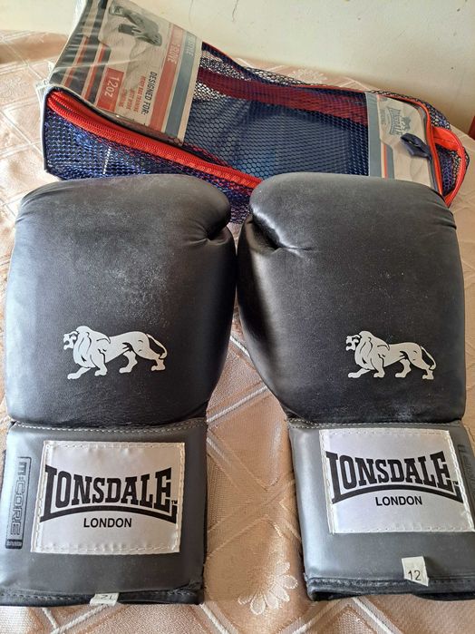 Боксови ръкавици wonsdale размер 12 oz