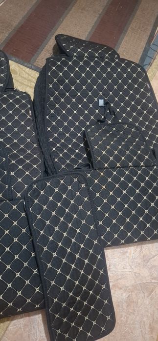 Продам комплект  авточехлов