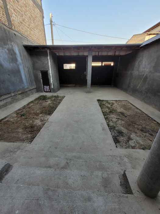 Хонобода коробка холатида уй сотилади