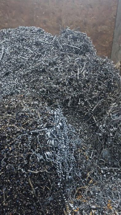 Принимаем  металлическую струшку