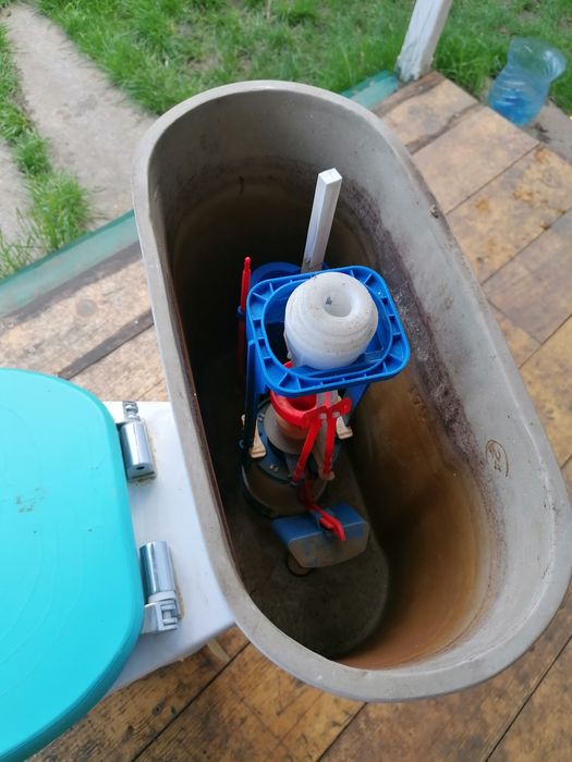 Тоалетна чиния комплект