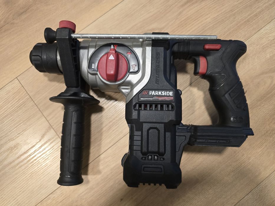 Ексцентършлайф Metabo FSX 200 и перфоратор Parkside