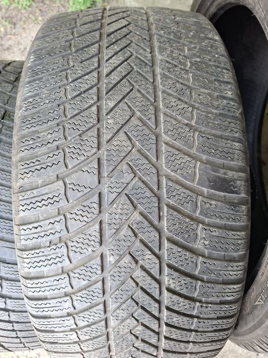 Продам шины 285/40/21 бриджистон