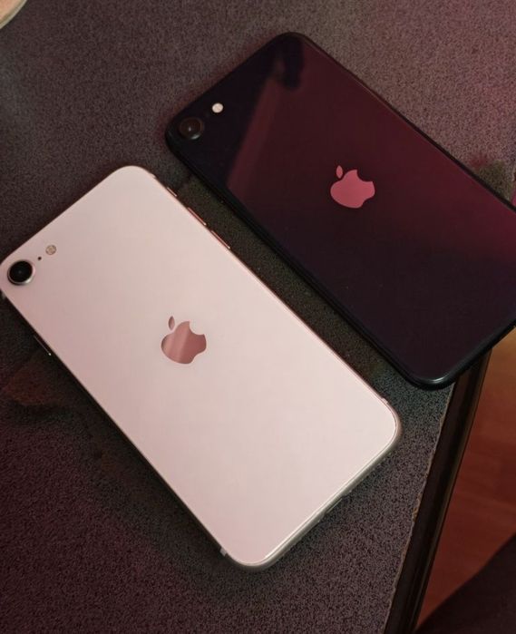 Vând sau Schimb 2 iPhone SE 3 și SE 2  64GB Citiți Anunțul