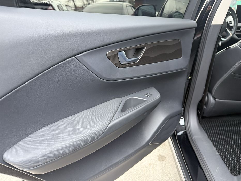 Hongqi E-QM5 2023 года 450 запас хода