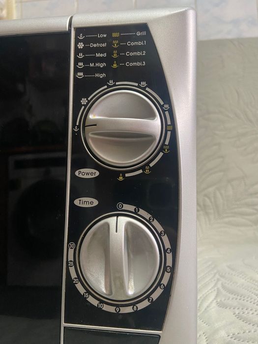 Cuptor cu microunde ALASKA