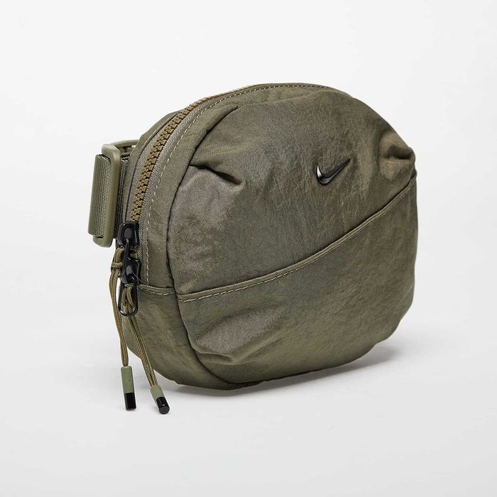 НОВА оригинална мъжка / унисекс маслено зелена чанта / crossbody bag / чантичка за кръста "банан" NIKE / Найк от САЩ