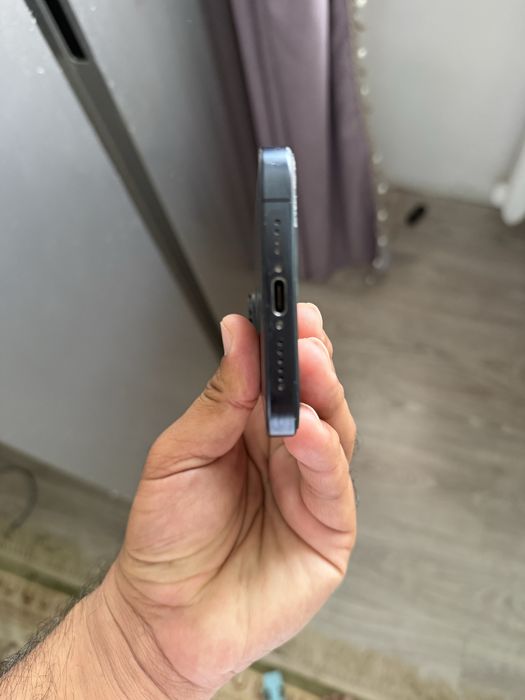 Iphone 15 pro max tatinum blue