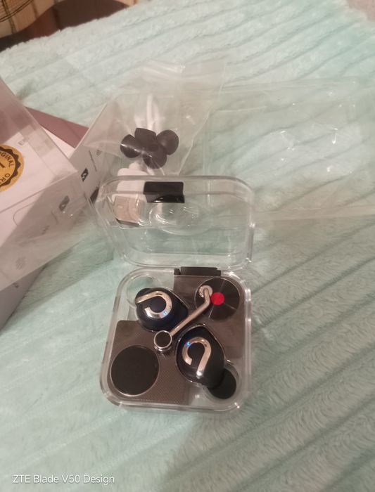 Продам наушники Новые.